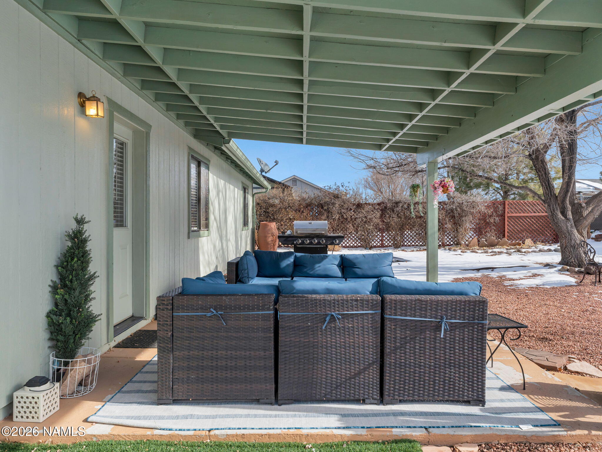 1105 West Morse Avenue Williams, AZ 86046 - Photo 21 of 26 a view of a couches in the patio