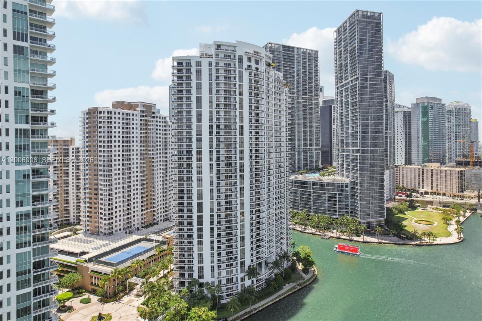 901 Brickell Key Boulevard, Unit 1009 Miami, FL 33131 - Photo 22 of 33