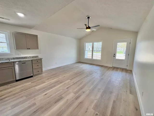 $199,990 | 209 Madison Street, Cambria, IL 62918