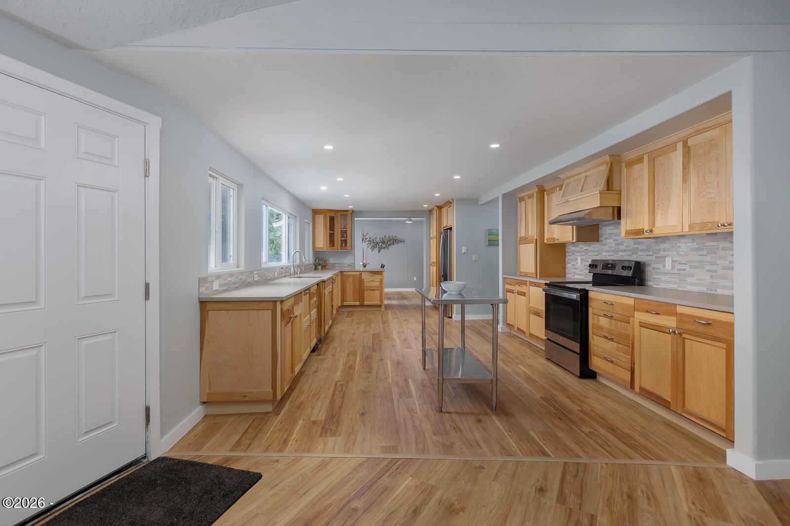 3823 Yaquina Bay Road Newport, OR 97365 - Photo 17 of 68 Web-15