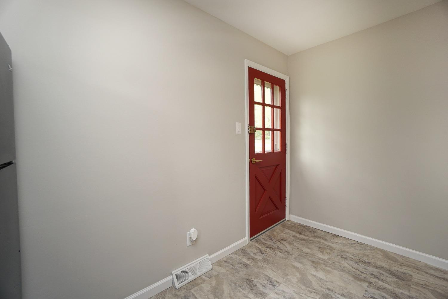 5396 Belclare Road Cincinnati, OH 45247 - Photo 13 of 21 Gallery Image 13