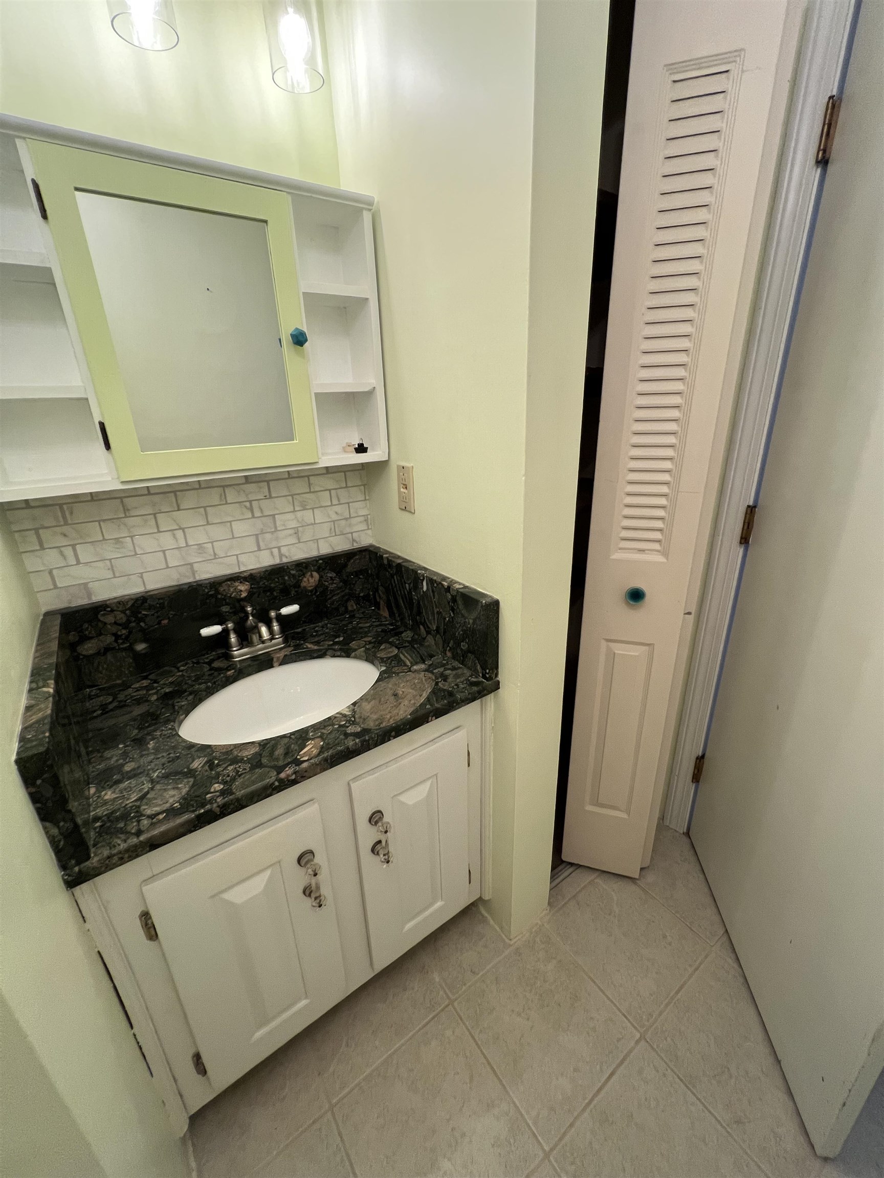 32 Cannongate III Road Nashua, NH 03063 - Photo 26 of 42 Gallery Image 26