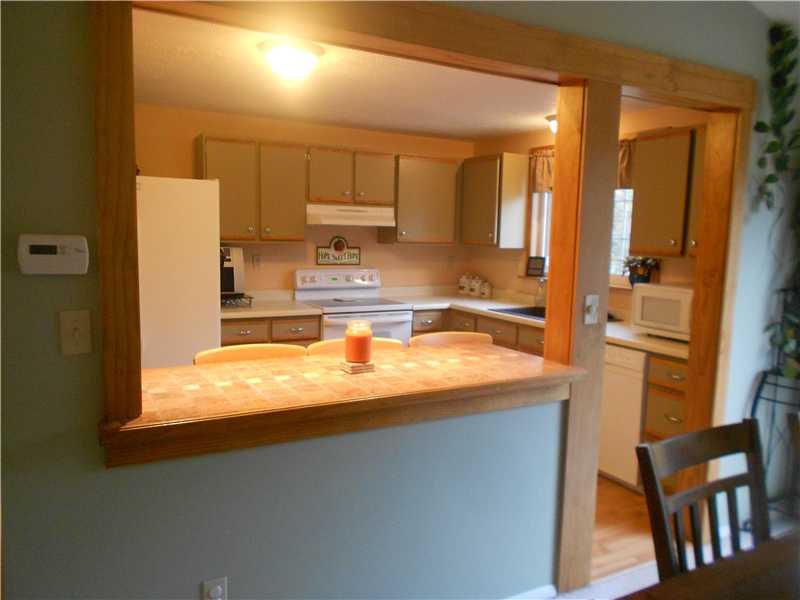 552 Partridge Run Road Gibsonia, PA 15044 - Photo 3 of 20 Kitchen. ANOTHER VIEW OF THE KITCHEN