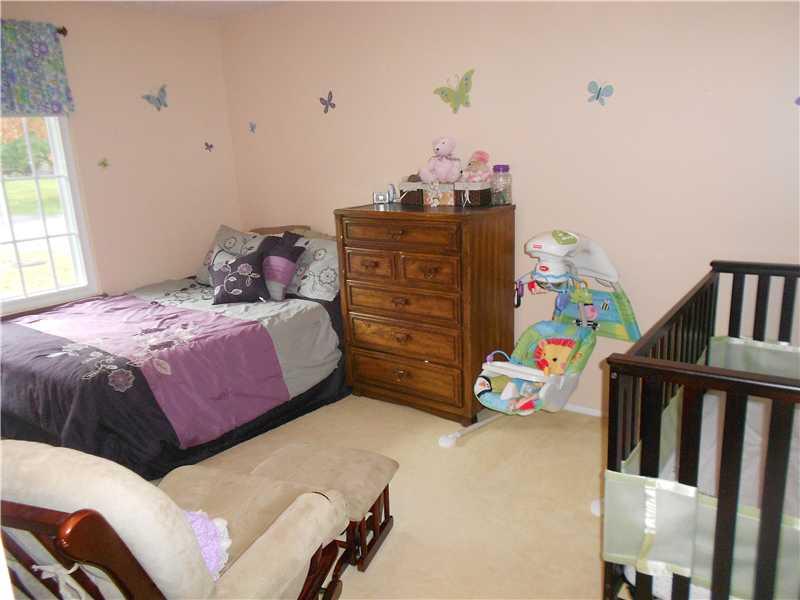 552 Partridge Run Road Gibsonia, PA 15044 - Photo 8 of 20 Bedroom.