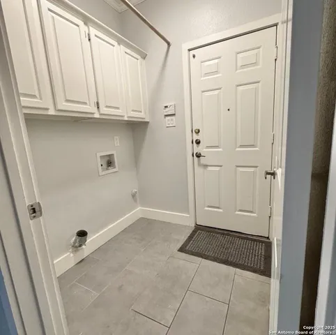 $575,000 | 410 Shadowbluff Drive, San Antonio, TX 78216