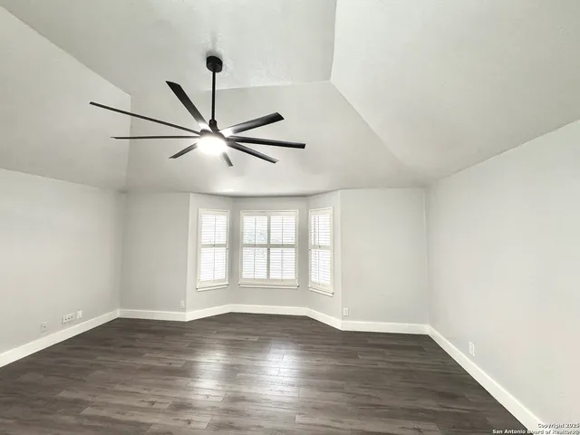 $575,000 | 410 Shadowbluff Drive, San Antonio, TX 78216