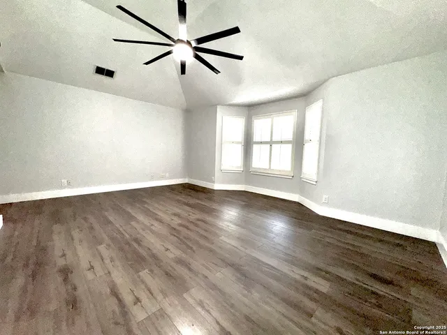 $575,000 | 410 Shadowbluff Drive, San Antonio, TX 78216