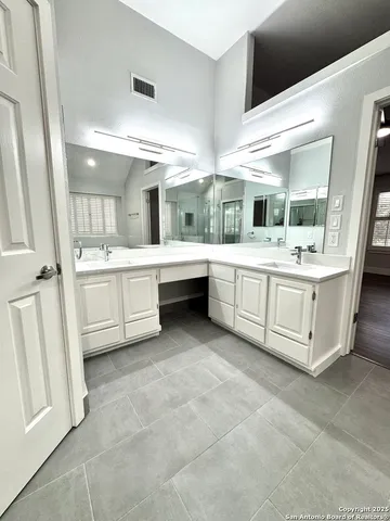 $575,000 | 410 Shadowbluff Drive, San Antonio, TX 78216