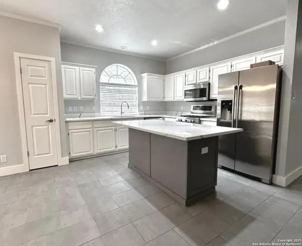 $575,000 | 410 Shadowbluff Drive, San Antonio, TX 78216