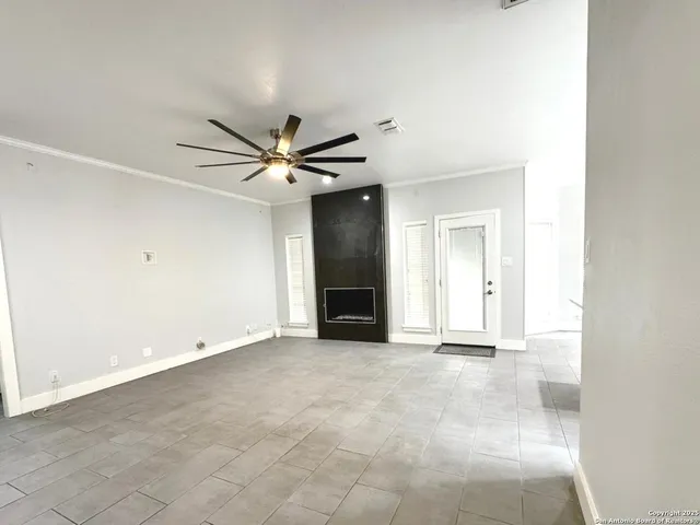 $575,000 | 410 Shadowbluff Drive, San Antonio, TX 78216