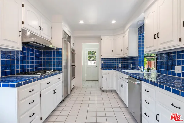 $9,200 | 11555 Duque Drive, Studio City, CA 91604