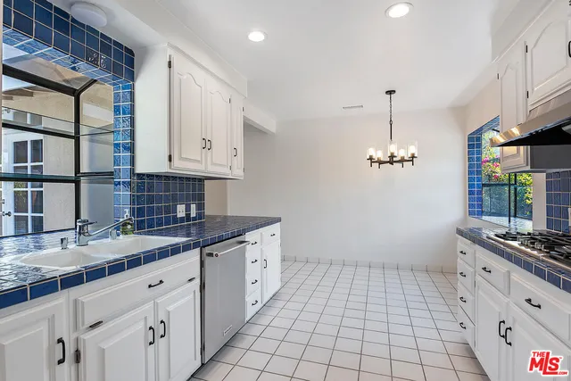 $9,200 | 11555 Duque Drive, Studio City, CA 91604