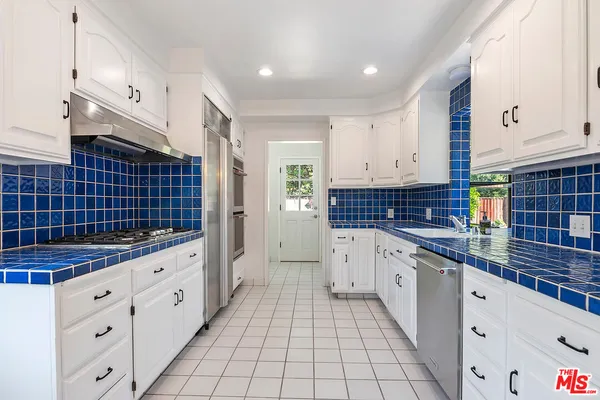 $8,900 | 11555 Duque Drive, Studio City, CA 91604