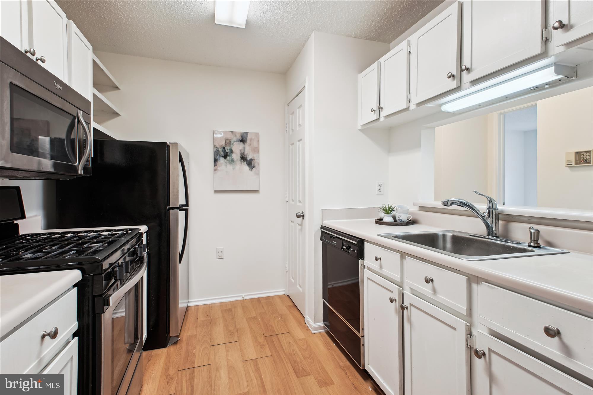 20957 Timber Ridge Terrace, Unit 302 Ashburn, VA 20147 - Photo 12 of 36 Gallery Image 12
