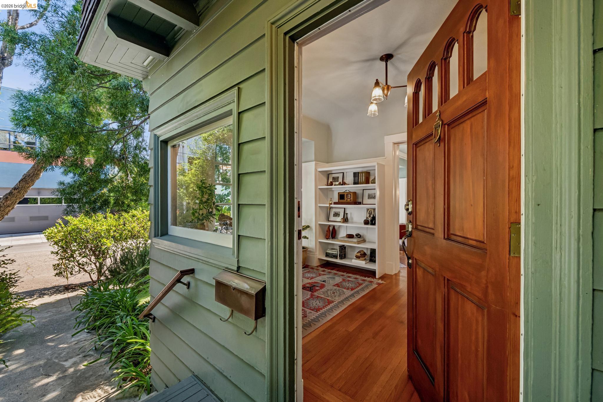 2325 Howe Street, Unit 1 Berkeley, CA 94705 - Photo 4 of 26