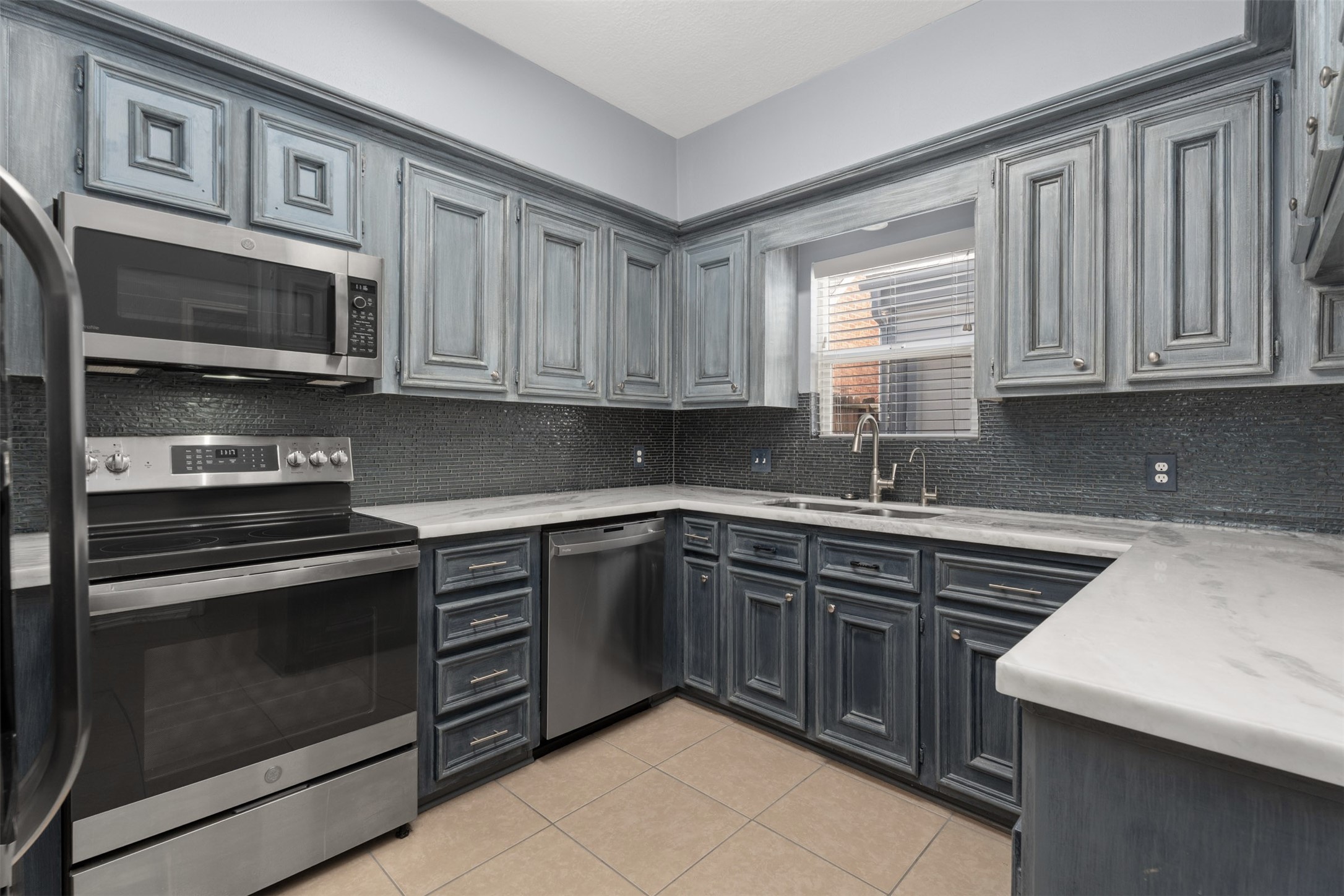 7671 Ameswood Road Houston, TX 77095 - Photo 11 of 43