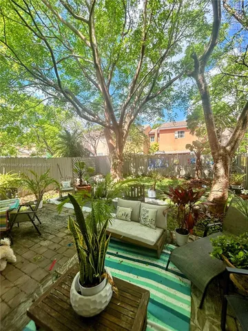 a view of a yard with plants