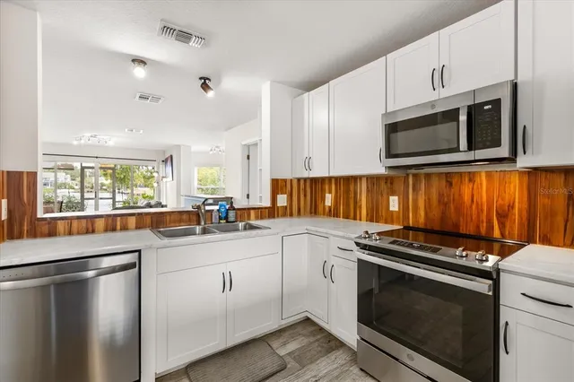 $296,000 | 2713 Emerald Lake Court, Kissimmee, FL 34744