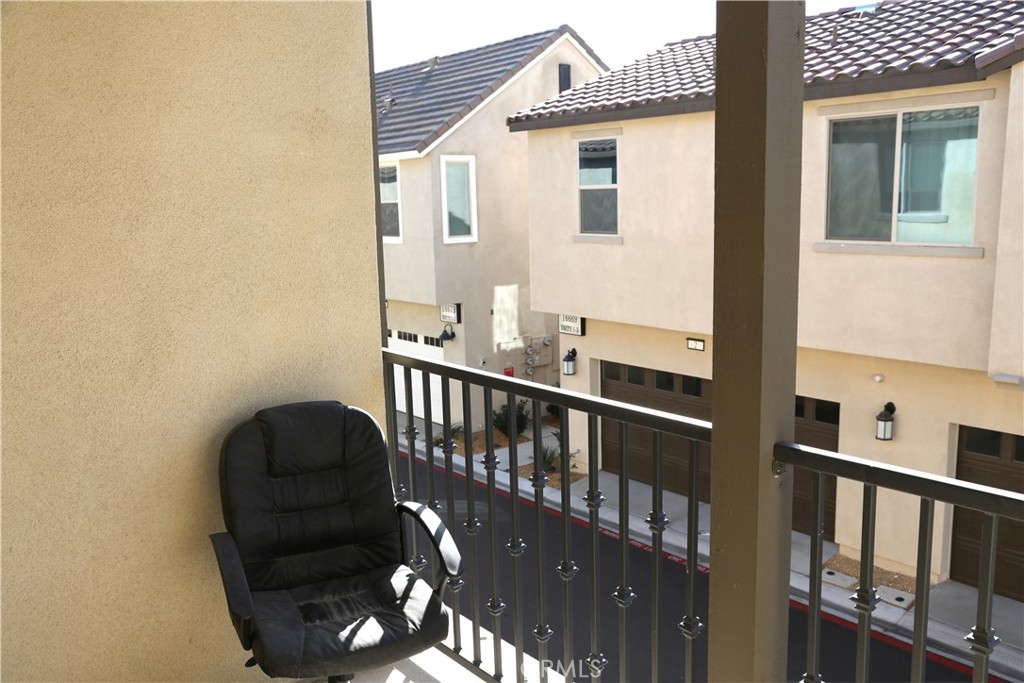 16670 Crocus Lane, Unit 1 Fontana, CA 92336 - Photo 17 of 32 Balcony