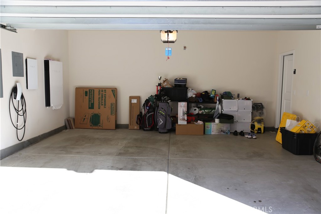 16670 Crocus Lane, Unit 1 Fontana, CA 92336 - Photo 20 of 32 Attached garage