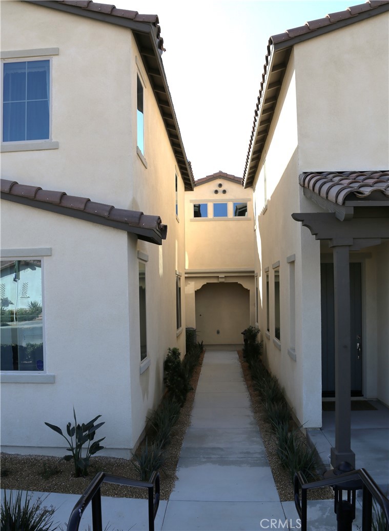 16670 Crocus Lane, Unit 1 Fontana, CA 92336 - Photo 25 of 32 Front Entry