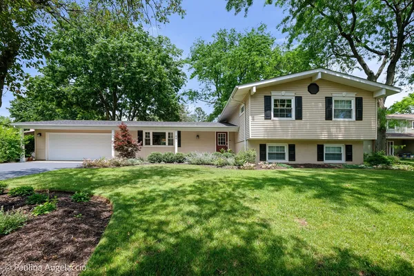 $449,900 | 641 Aberdeen Road, Cary, IL 60013
