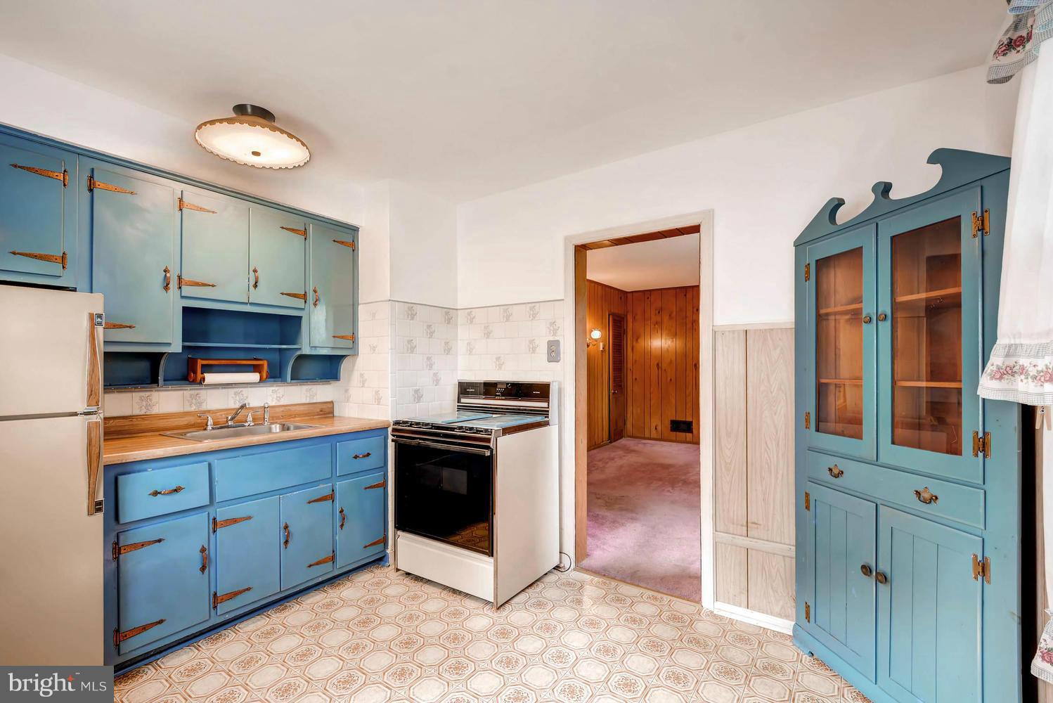 5510 Plymouth Road Baltimore, MD 21214 - Photo 5 of 11 Kitchen