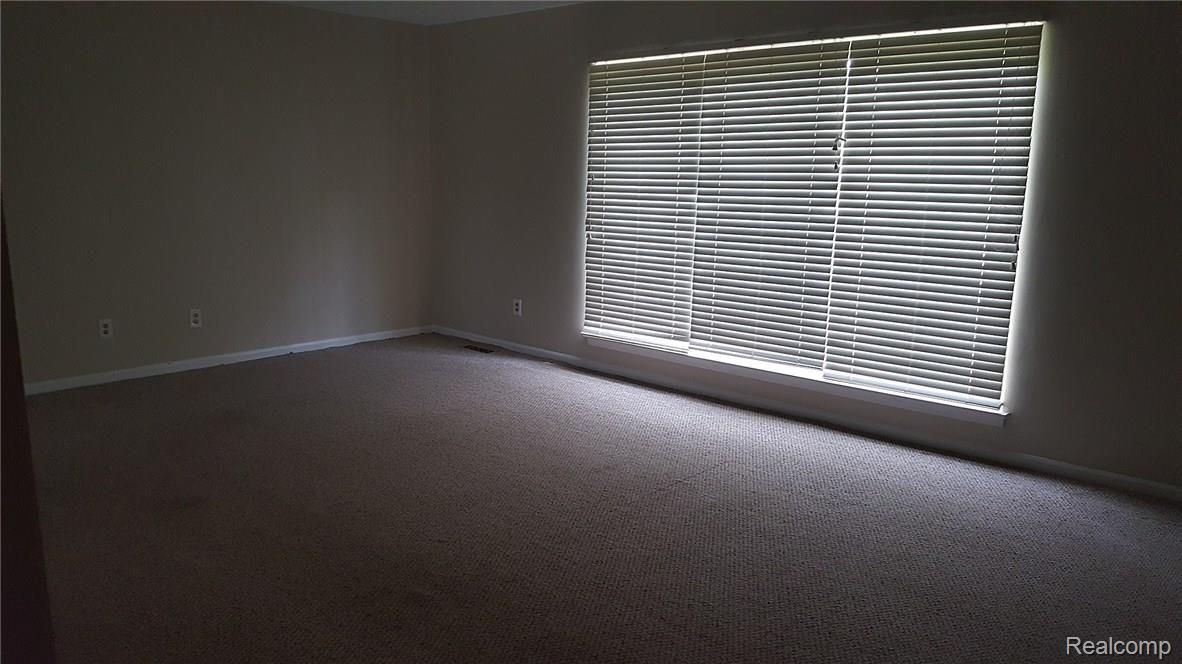 29610 Middlebelt Road Farmington, MI 48334 - Photo 6 of 18 20160921_123759.jpg