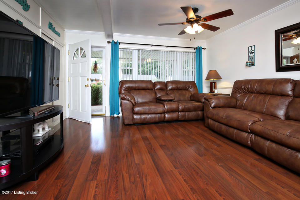 1911 Heaton Road Louisville, KY 40216 - Photo 6 of 36 Living Room