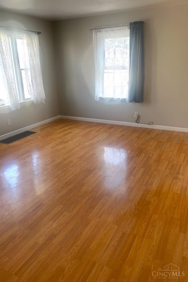 1141 Groesbeck Road Cincinnati, OH 45224 - Photo 4 of 9 Gallery Image 4