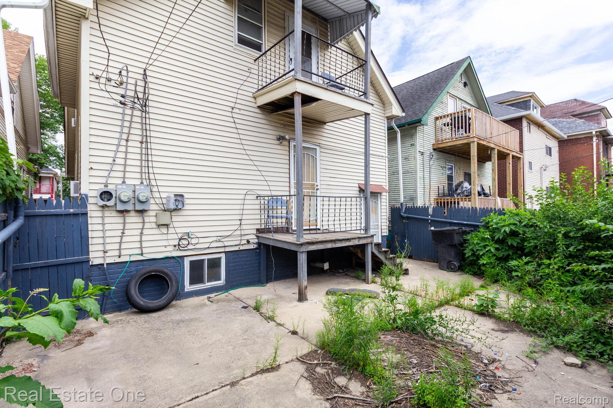 5485 Springwells Street Detroit, MI 48210 - Photo 47 of 47 yard (3).jpg