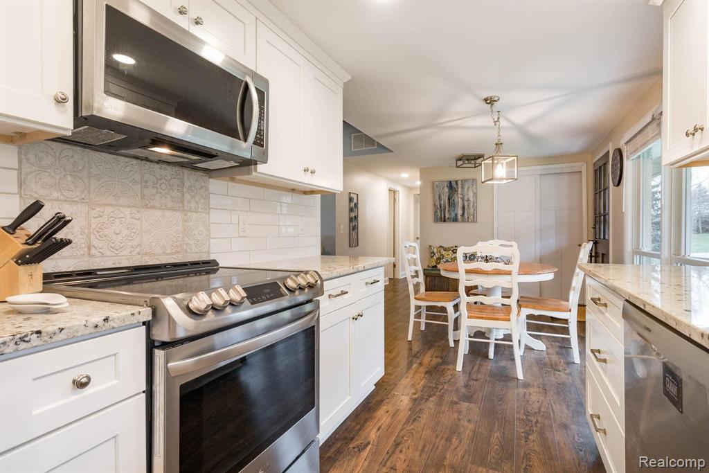 210 Donegal Drive Rochester Hills, MI 48309 - Photo 18 of 48