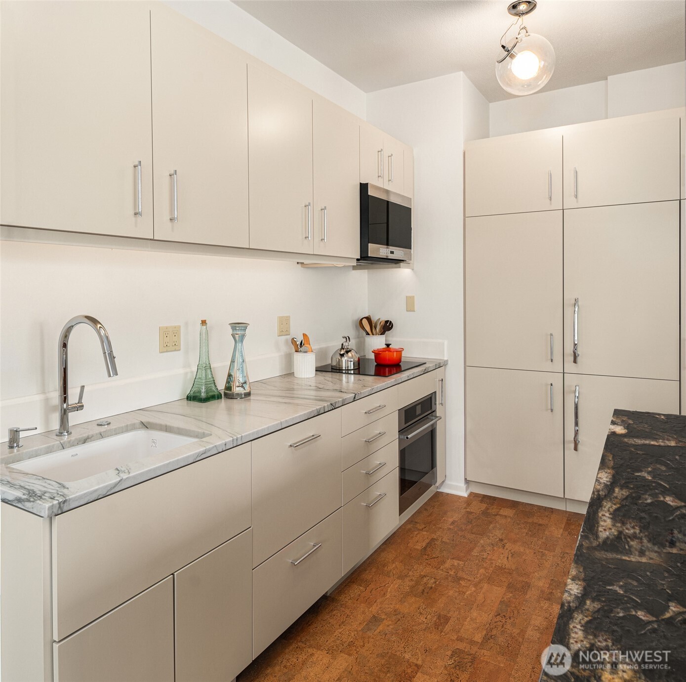98 Union Street, Unit 810 Seattle, WA 98101 - Photo 18 of 38