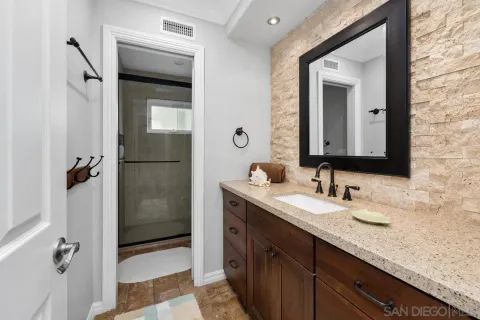 $2,195,000 | 7521 Navigator Circle, Carlsbad, CA 92011