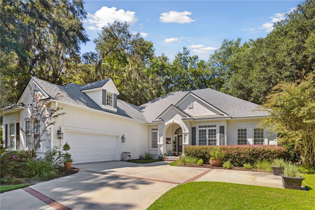 Absolutely beautiful! home at the end of a cul-de-