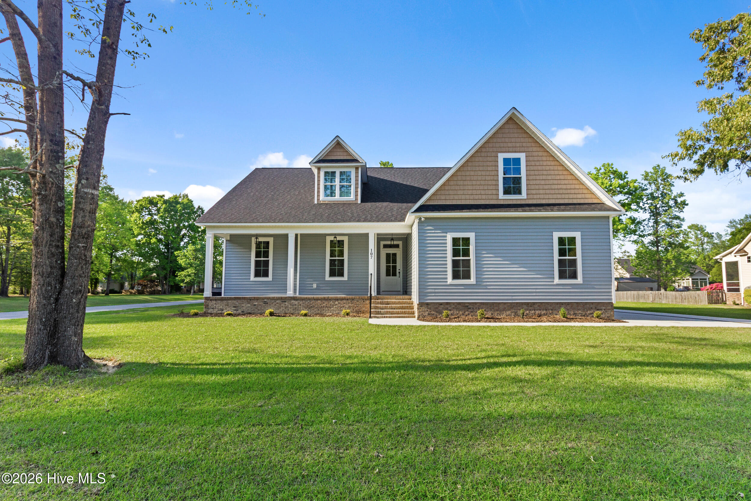 107 East Holly Ridge Road New Bern, NC 28562 - Photo 9 of 47 Front
