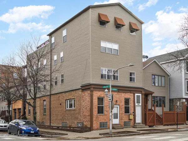 $750,000 | 1445 West Huron Street, Unit 1, Chicago, IL 60642