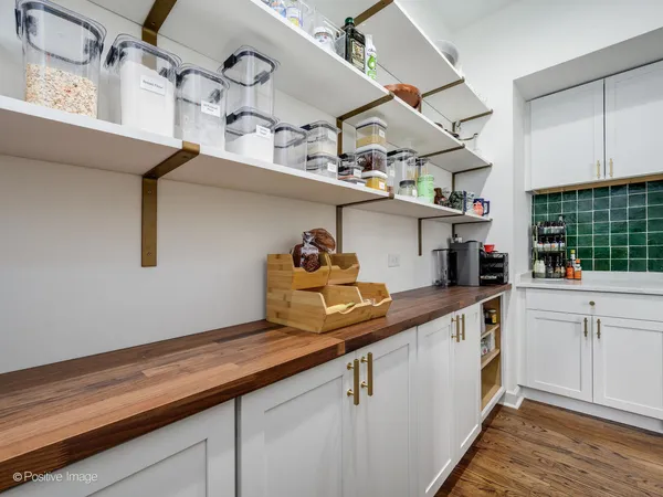 $750,000 | 1445 West Huron Street, Unit 1, Chicago, IL 60642