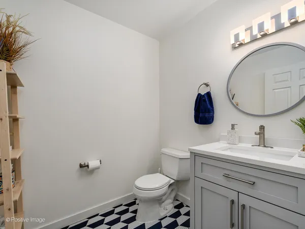 $750,000 | 1445 West Huron Street, Unit 1, Chicago, IL 60642