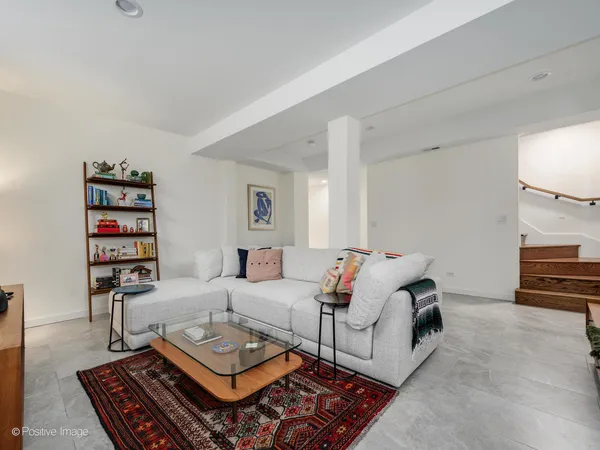 $750,000 | 1445 West Huron Street, Unit 1, Chicago, IL 60642