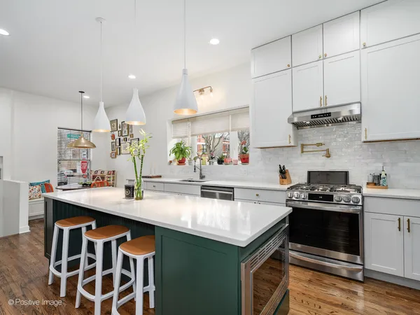 $750,000 | 1445 West Huron Street, Unit 1, Chicago, IL 60642