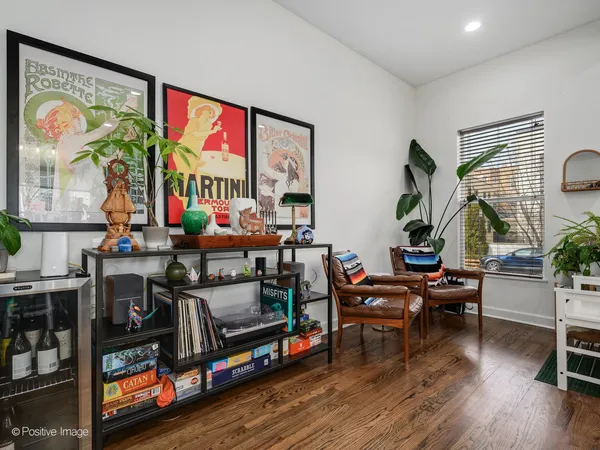 $750,000 | 1445 West Huron Street, Unit 1, Chicago, IL 60642