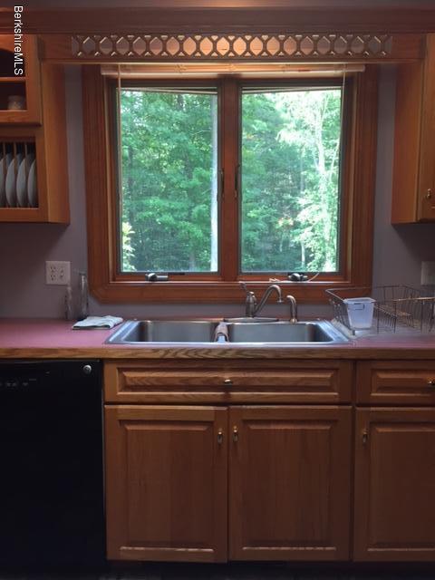358 Swallow Hill Road Pownal, VT 05261 - Photo 7 of 33 IMG_5747