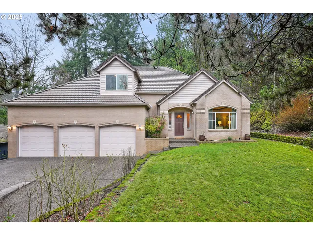 $649,000 | 10114 Southeast Clatsop Street, Portland, OR 97266