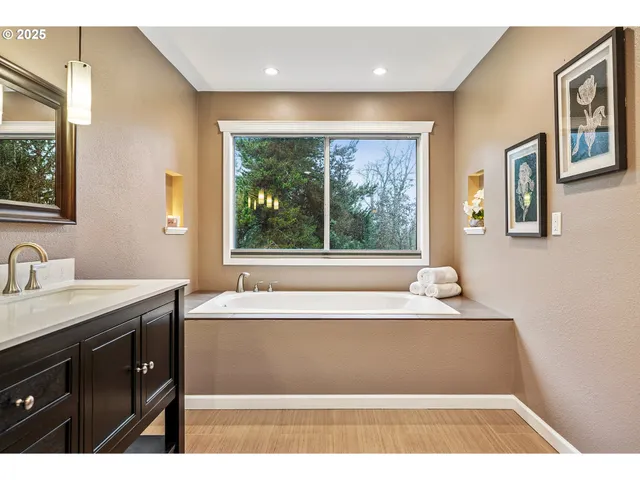 $649,000 | 10114 Southeast Clatsop Street, Portland, OR 97266