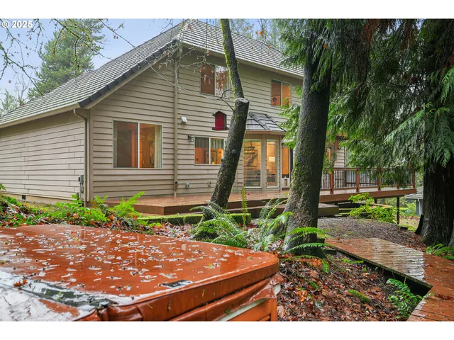 $649,000 | 10114 Southeast Clatsop Street, Portland, OR 97266