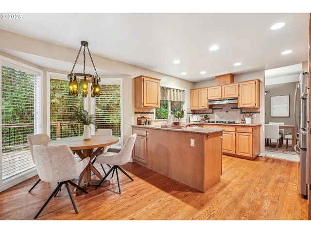 $649,000 | 10114 Southeast Clatsop Street, Portland, OR 97266