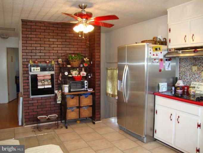 236 Carvel Road Pasadena, MD 21122 - Photo 14 of 18 Kitchen