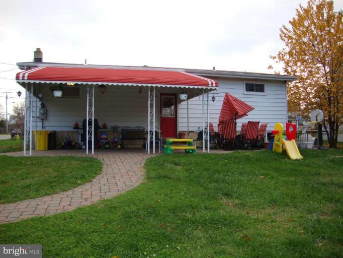236 Carvel Road Pasadena, MD 21122 - Photo 8 of 18 Exterior (Rear)