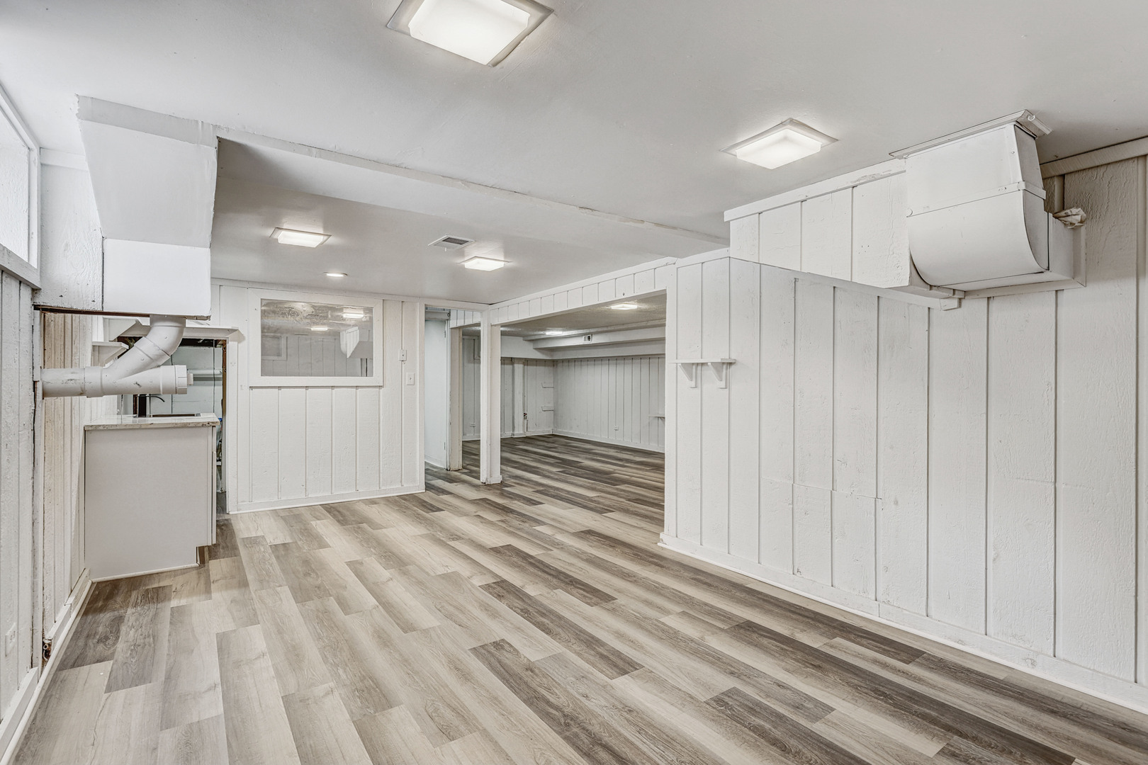 7001 Meadow Lane Road Long Grove, IL 60060 - Photo 36 of 48 a view of a hallway with a bedroom